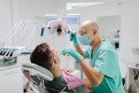 Znaczenie regularnych wizyt u dentysty - profilaktyka i utrzymanie zdrowia jamy ustnej